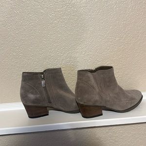 Blondo boots never worn size 7! Tan